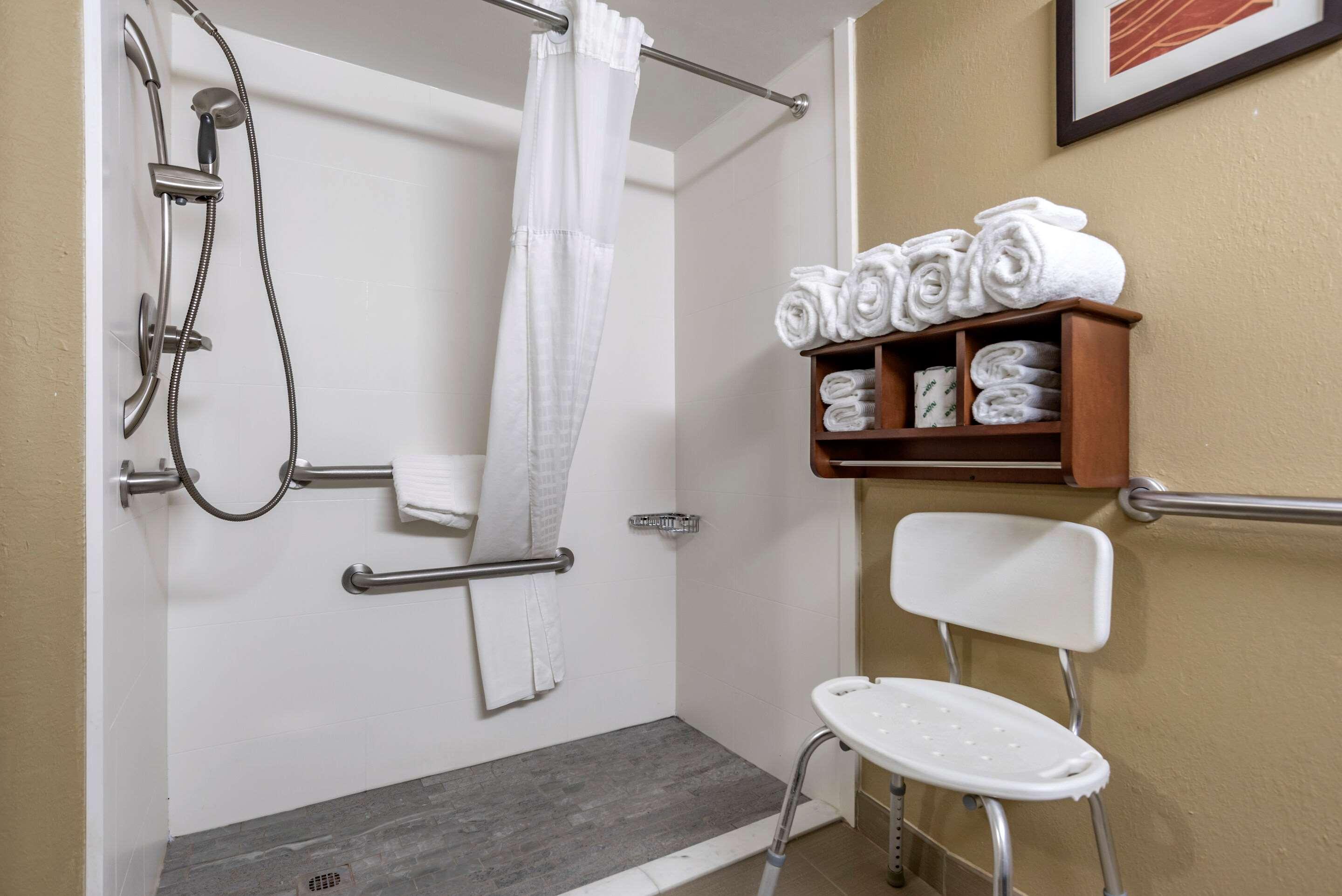 Comfort Inn & Suites Leeds I-20 Luaran gambar